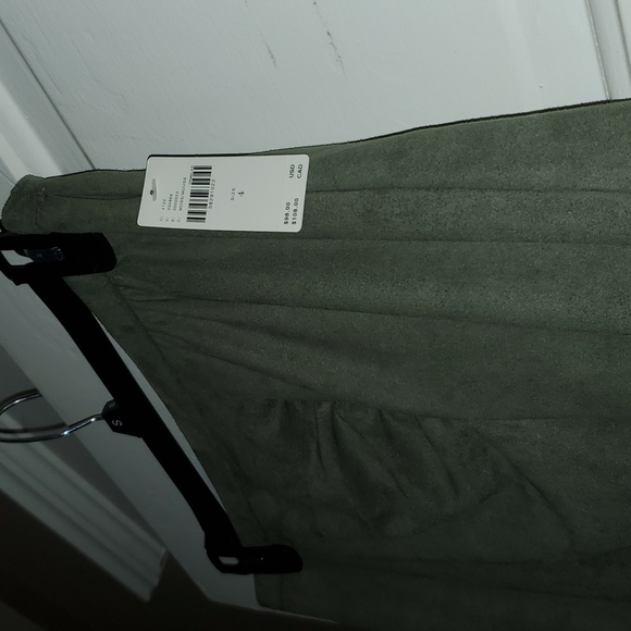 Jcrew skirt 😍 - Picture 5 of 5